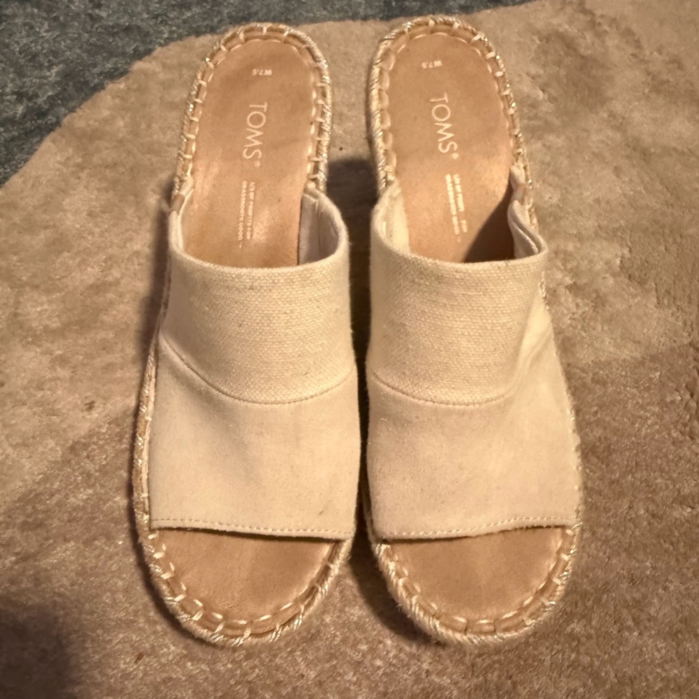 TOMS Women's Tan Mules